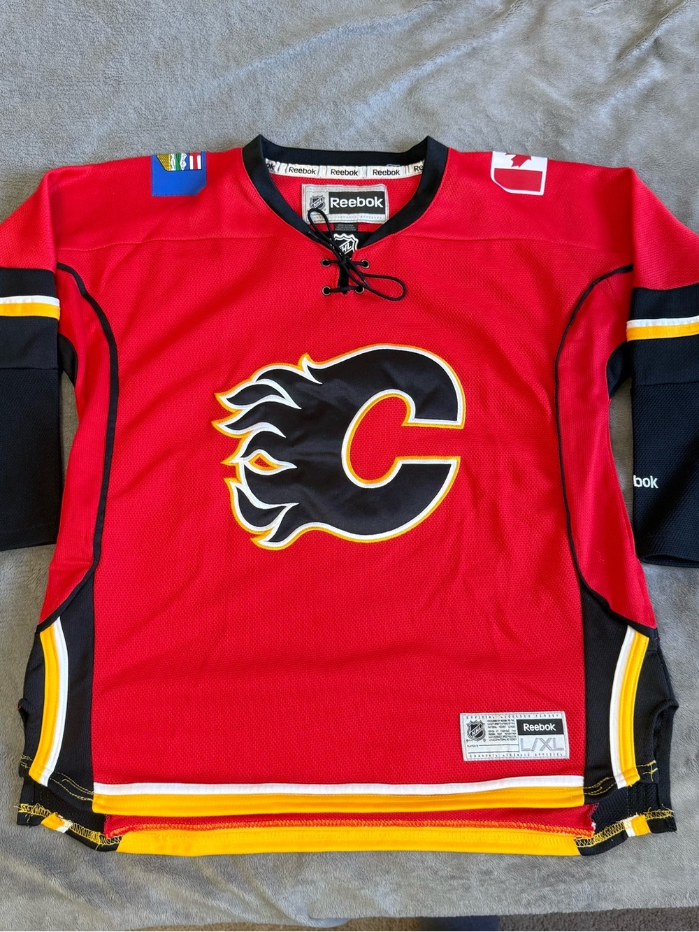 Calagary Flames Jersey NHL Hockey Youth XL